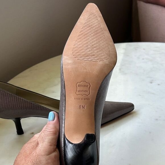 Talbots Taupe gray Textured leather  Heels 8N - Picture 5 of 7